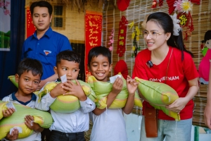 SẮM TẾT CHO EM – COMI MANG YÊU THƯƠNG ĐẾN TRẺ EM NINH THUẬN