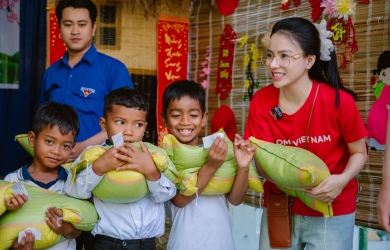 SẮM TẾT CHO EM – COMI MANG YÊU THƯƠNG ĐẾN TRẺ EM NINH THUẬN